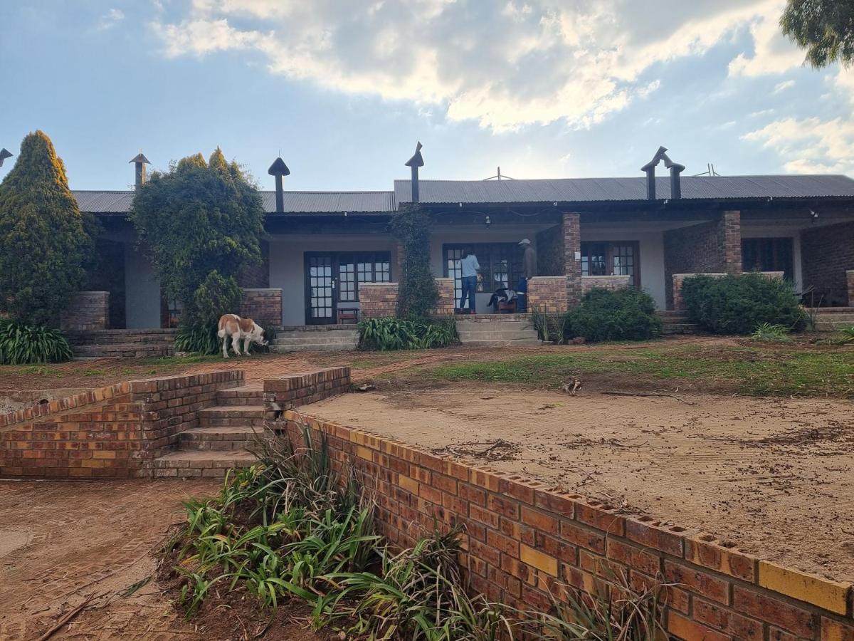 Valley View Dullstroom - Check In At The Highlander Hotel Bagian luar foto